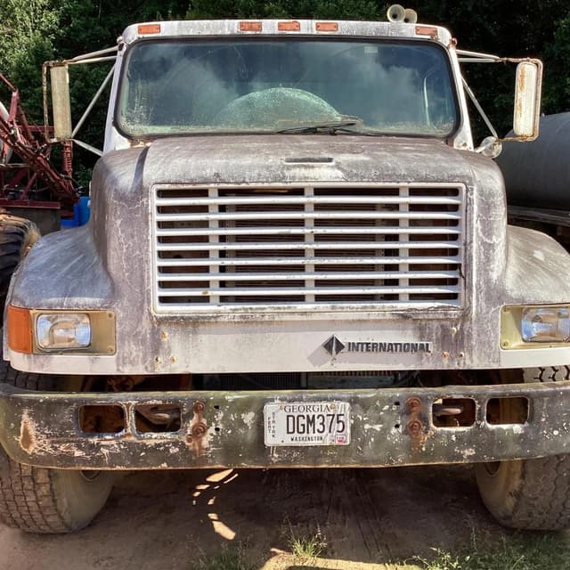 Image of International 4900 equipment image 1