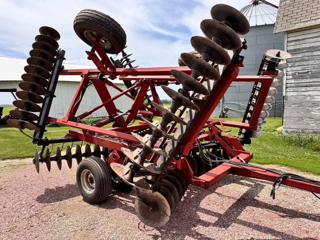 Image of International Harvester 496 equipment image 1