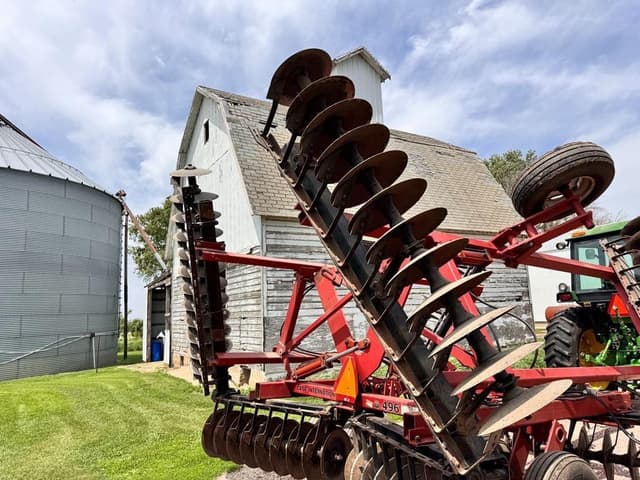 Image of International Harvester 496 equipment image 4