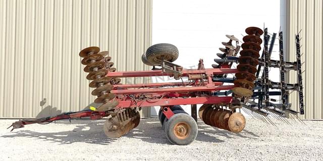 Image of International Harvester 496 equipment image 3