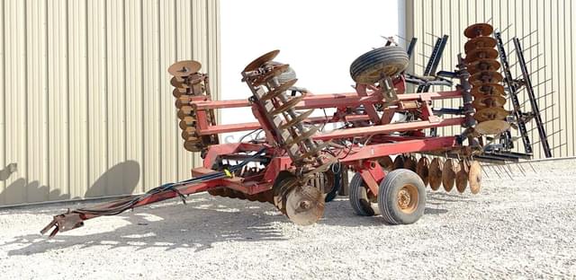 Image of International Harvester 496 equipment image 1