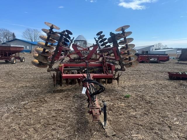 Image of International Harvester 496 equipment image 1