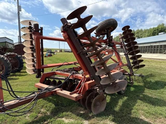 Image of International Harvester 496 equipment image 1