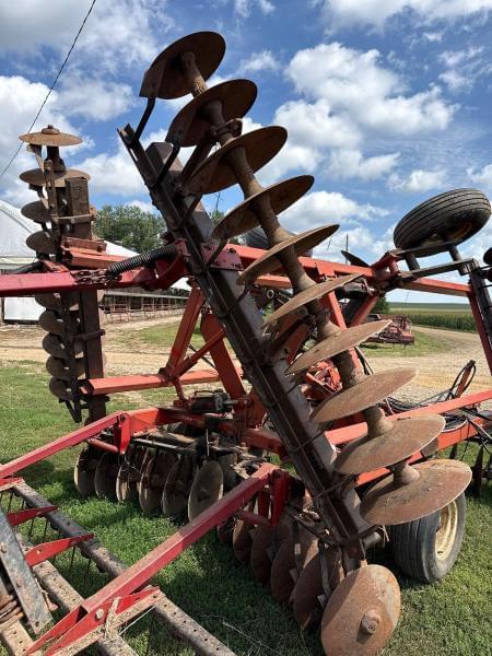 Image of International Harvester 496 equipment image 4