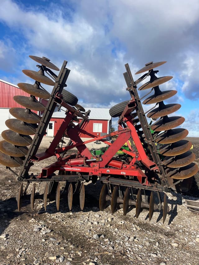 Image of International Harvester 496 equipment image 3