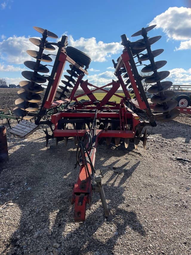 Image of International Harvester 496 equipment image 1