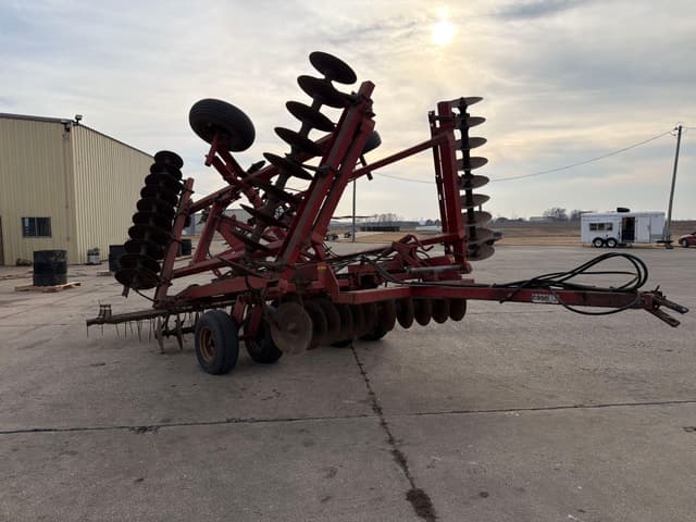 Image of International Harvester 496 equipment image 1