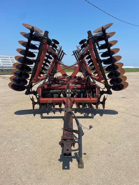 Image of International Harvester 496 equipment image 1
