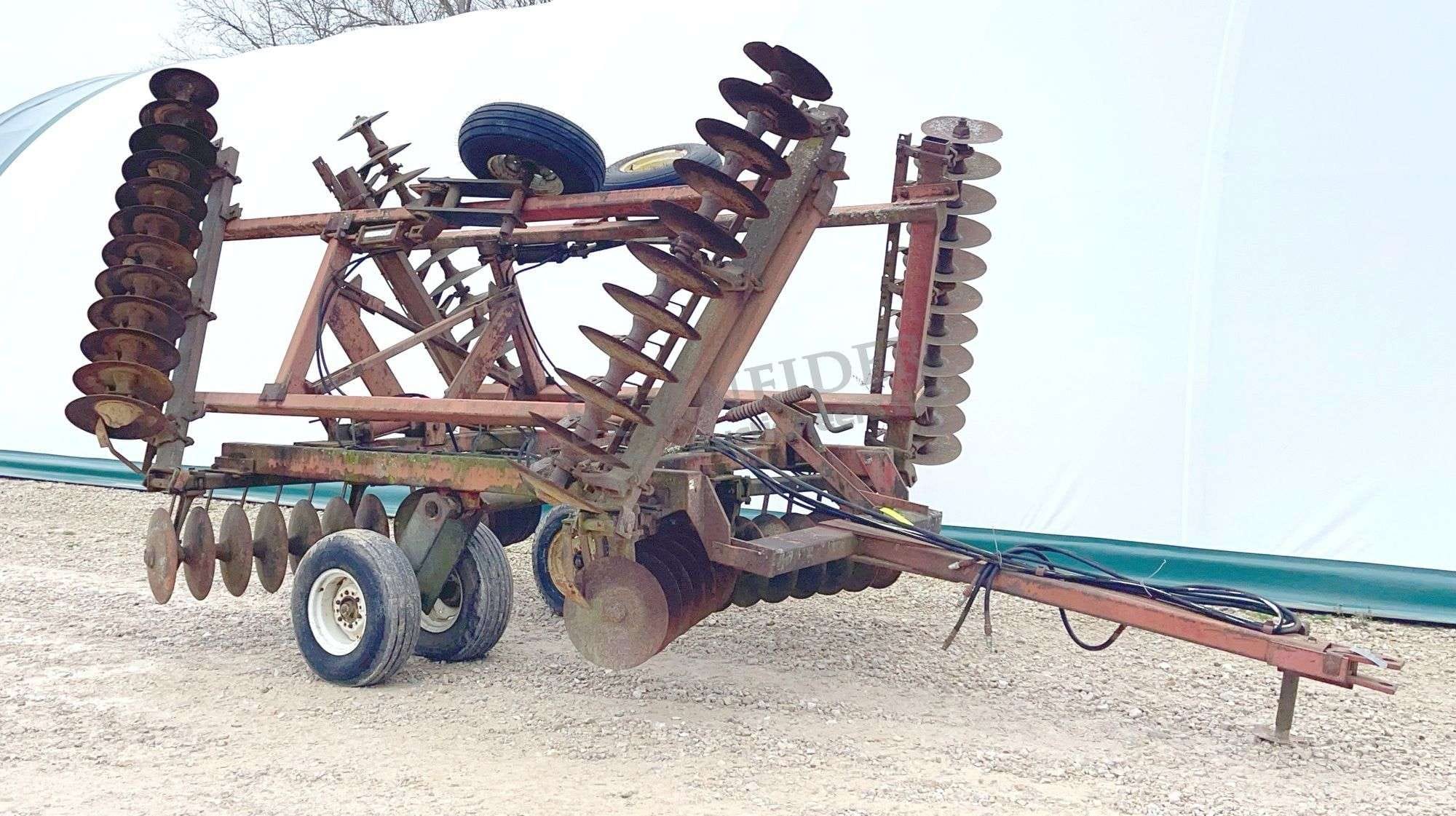 International Harvester 496 Equipment Image0