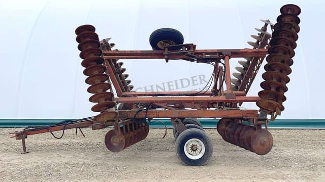 Image of International Harvester 496 equipment image 3