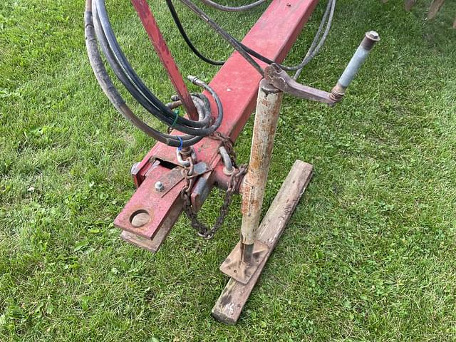 Image of International Harvester 496 equipment image 2