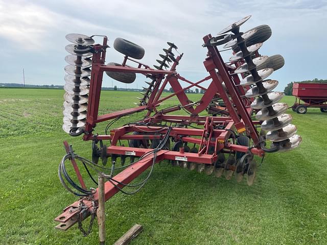 Image of International Harvester 496 equipment image 1