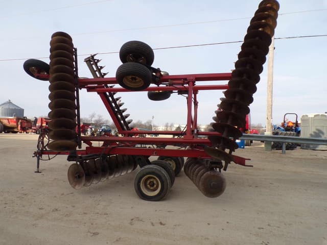 Image of International Harvester 496 equipment image 3