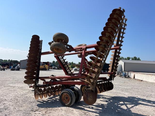 Image of International Harvester 496 equipment image 3