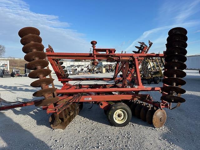 Image of International Harvester 496 equipment image 1