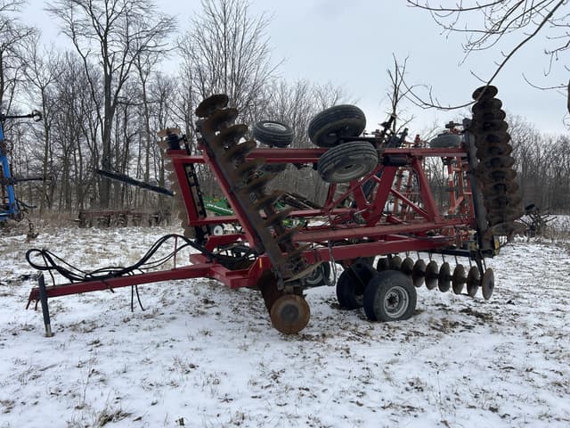 Image of International Harvester 496 equipment image 1