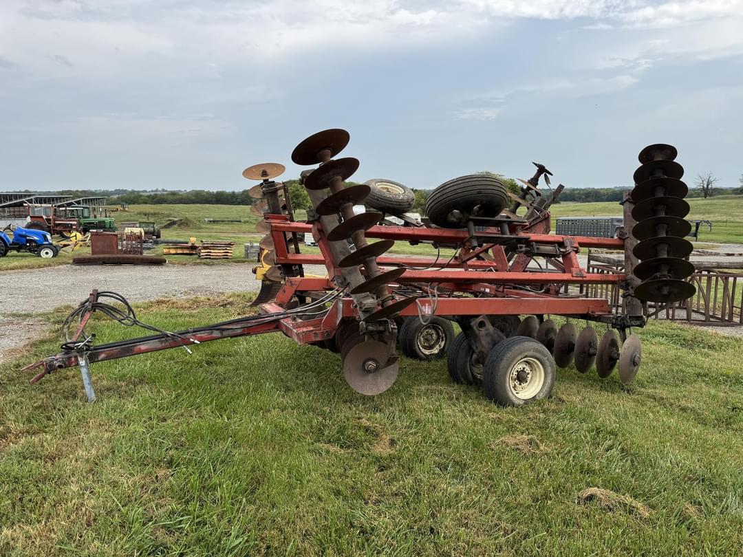 Image of International Harvester 496 Image 1