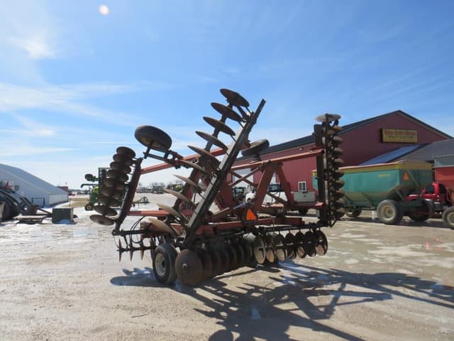 Image of International Harvester 496 equipment image 2