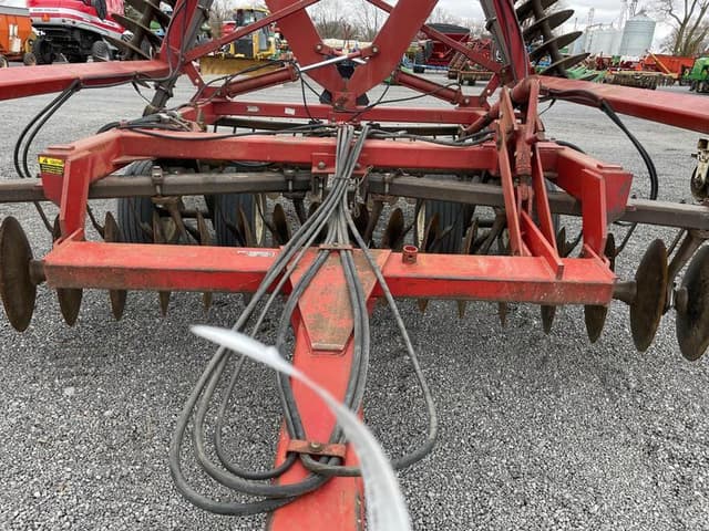 Image of International Harvester 496 equipment image 2