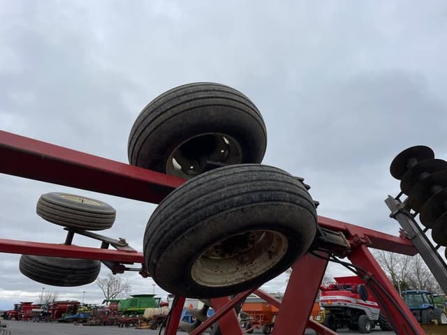 Image of International Harvester 496 equipment image 4