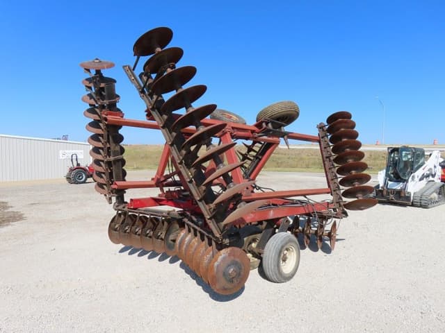 Image of International Harvester 496 equipment image 3