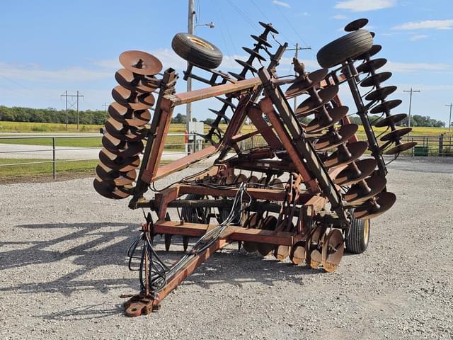 Image of International 496 equipment image 2