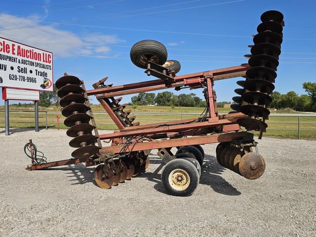 Image of International 496 equipment image 3