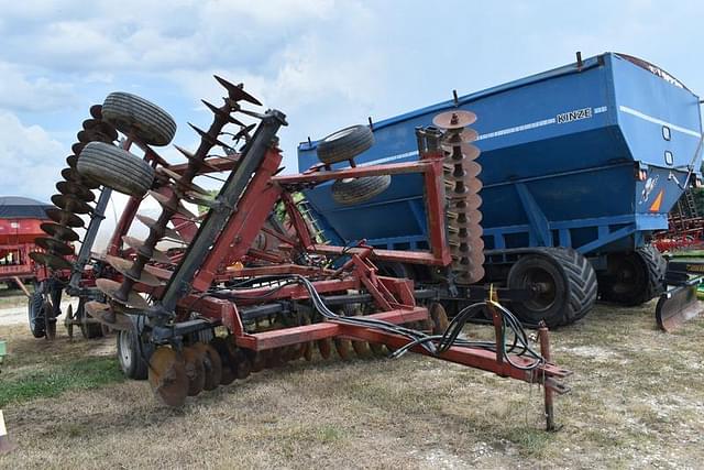 Image of International Harvester 496 equipment image 2