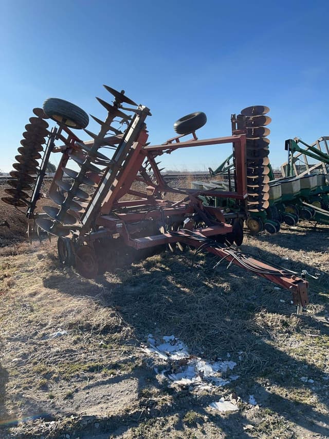 Image of International Harvester 496 equipment image 2