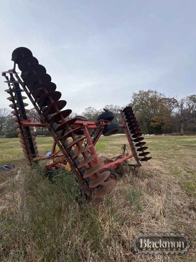 Image of International Harvester 496 equipment image 3