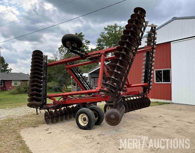 Image of International Harvester 496 equipment image 1