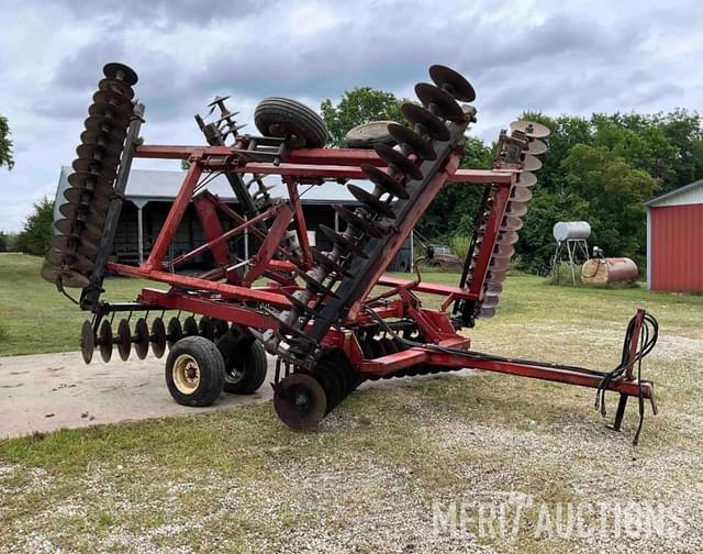 Image of International Harvester 496 equipment image 3
