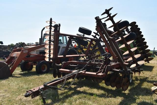 Image of International Harvester 496 equipment image 2