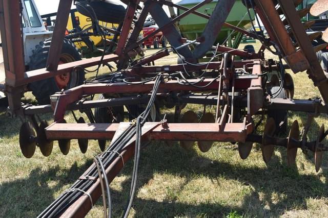Image of International Harvester 496 equipment image 4