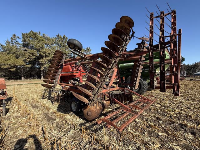 Image of International Harvester 496 equipment image 2
