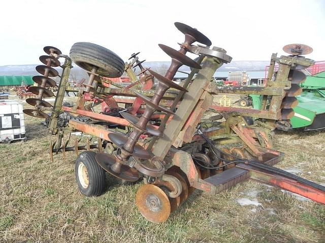 Image of International Harvester 496 equipment image 3