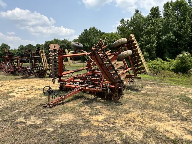 Image of International Harvester 496 equipment image 2
