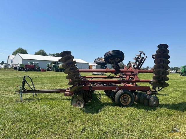 Image of International Harvester 496 equipment image 1