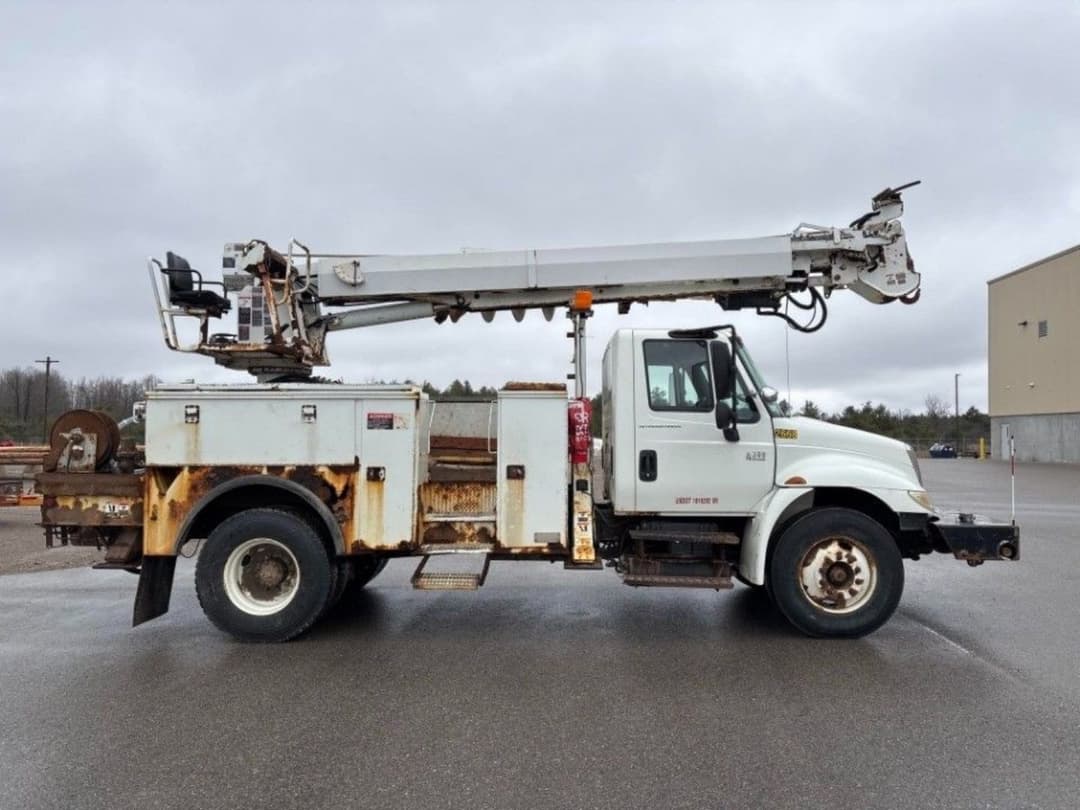 Image of International 4300 SBA Primary image