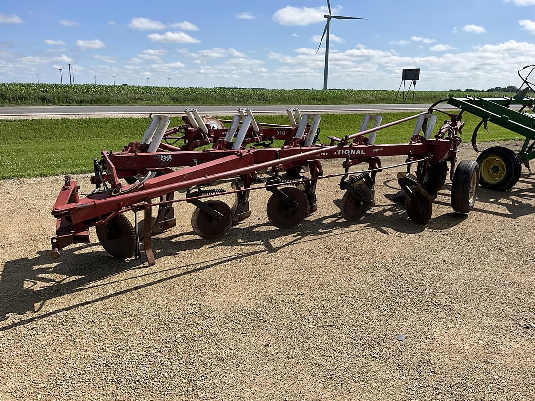 Image of International Harvester 710 Primary image