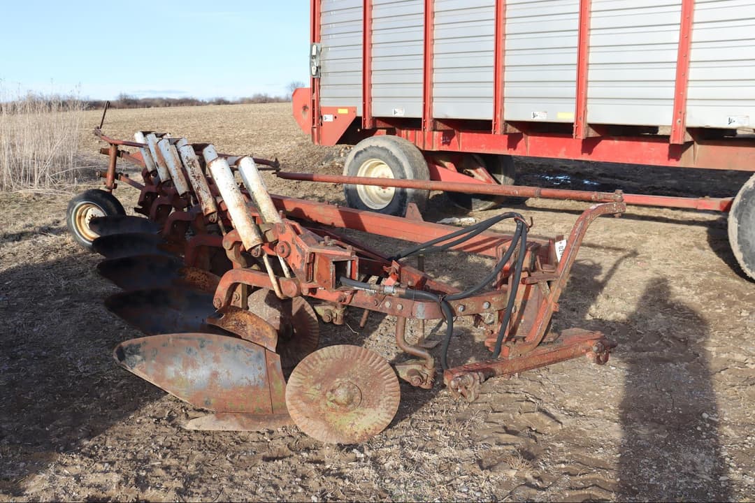 Image of International Harvester 700 Image 0