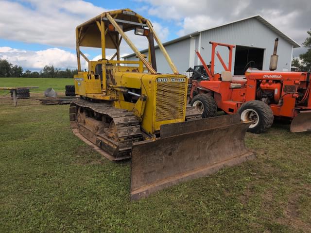 Image of International Harvester 500 equipment image 2