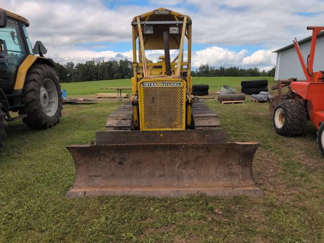 Image of International Harvester 500 equipment image 1