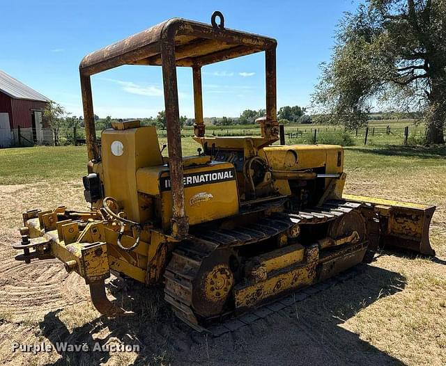 Image of International Harvester 500 equipment image 4