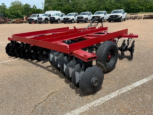 Image of International Harvester 501 equipment image 2