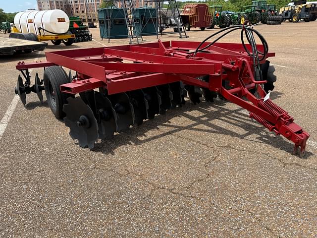 Image of International Harvester 501 equipment image 4