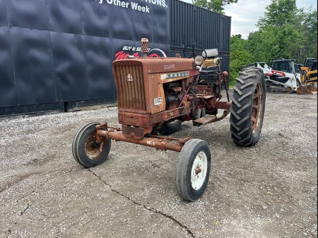 Image of Farmall 504 equipment image 1