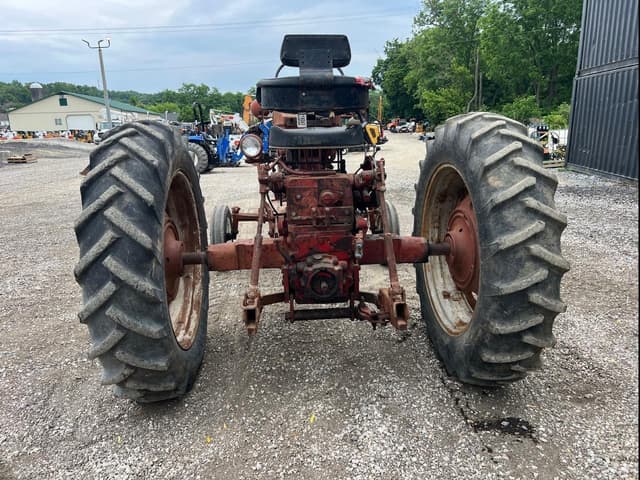 Image of Farmall 504 equipment image 4