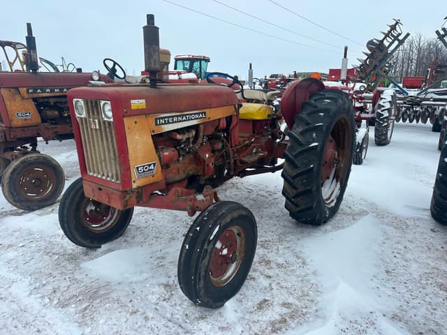 Image of International Harvester 504 equipment image 2