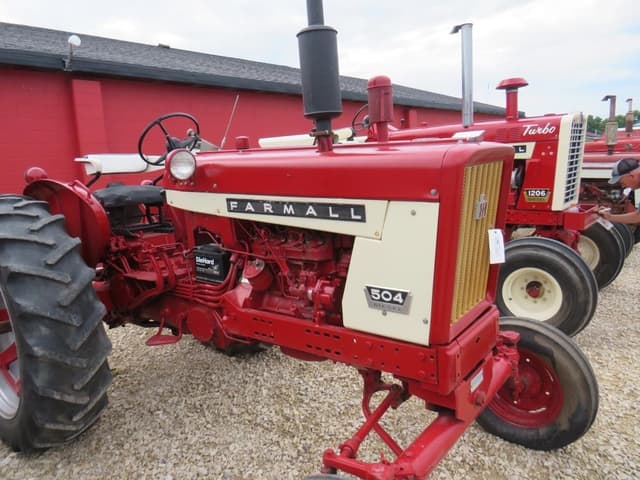 Image of Farmall 504 equipment image 1